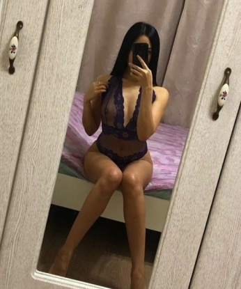 У меня креативный подход к интимным встречам, я знаю, как доставить тебе удовольствие и расслабление. Живу в Москве и могу приехать к тебе в любое удобное для тебя время. У меня есть множество возможностей, чтобы сделать наше свидание незабываемым. Мои услуги включают классический секс, оральный секс, массаж и многое другое. Мои клиенты оставляют положительные отзывы о нашей встрече, ведь я умею слушать и понимать тебя. Для твоего удобства у меня есть приватные фото. Скидывай мне сообщение, и мы точно найдем общий язык 😉💋 Софочка